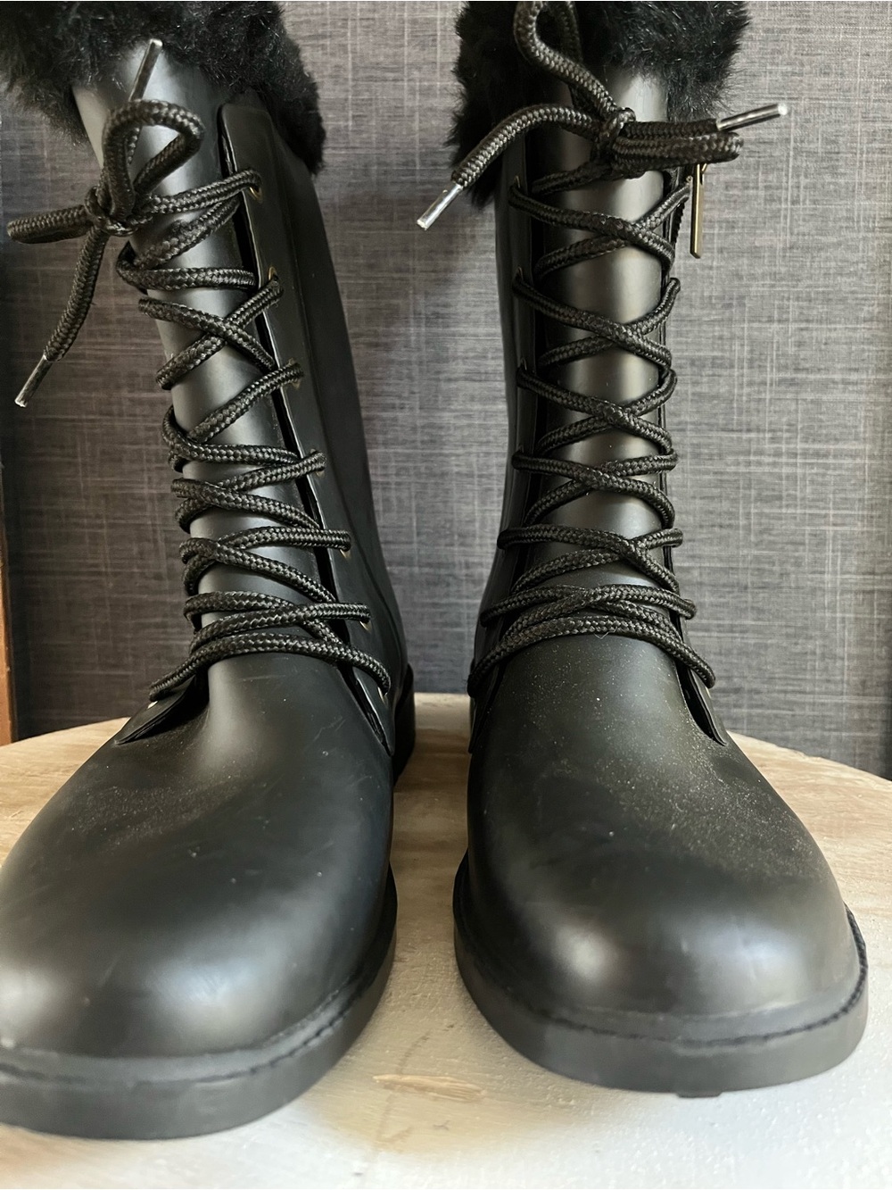 Chooka Black Faux Fur Lace-Up Waterproof Rain Boots | Women’s Size 9 | New Witho